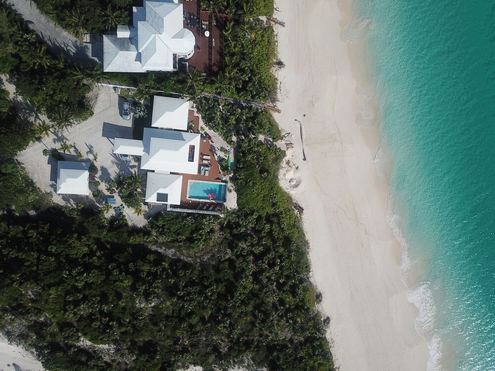 Sandy Hill Beach House 6 Bedroom Home