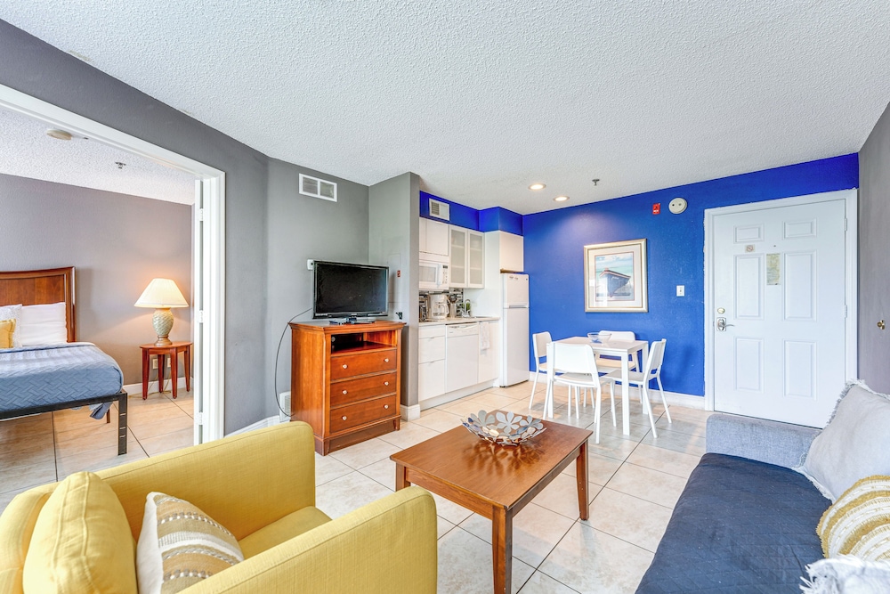 2 Mi to Disney: Resort Condo w/ Pool Access