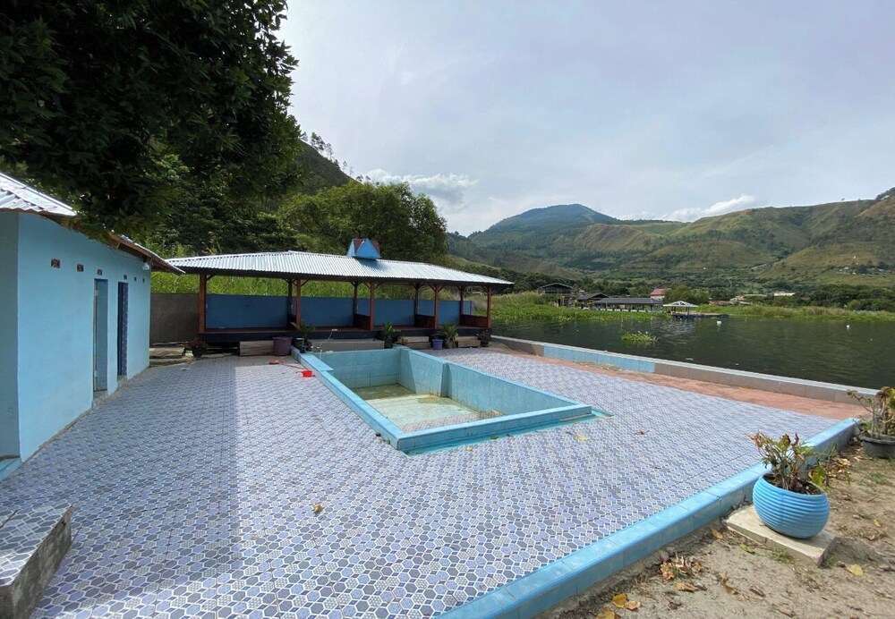 Roman Sinasi Hotel