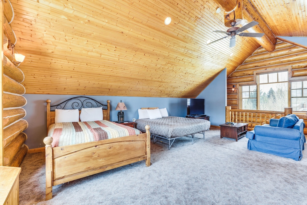 Spacious Frisco Home w/ Hot Tub & Mountain Views! view 2