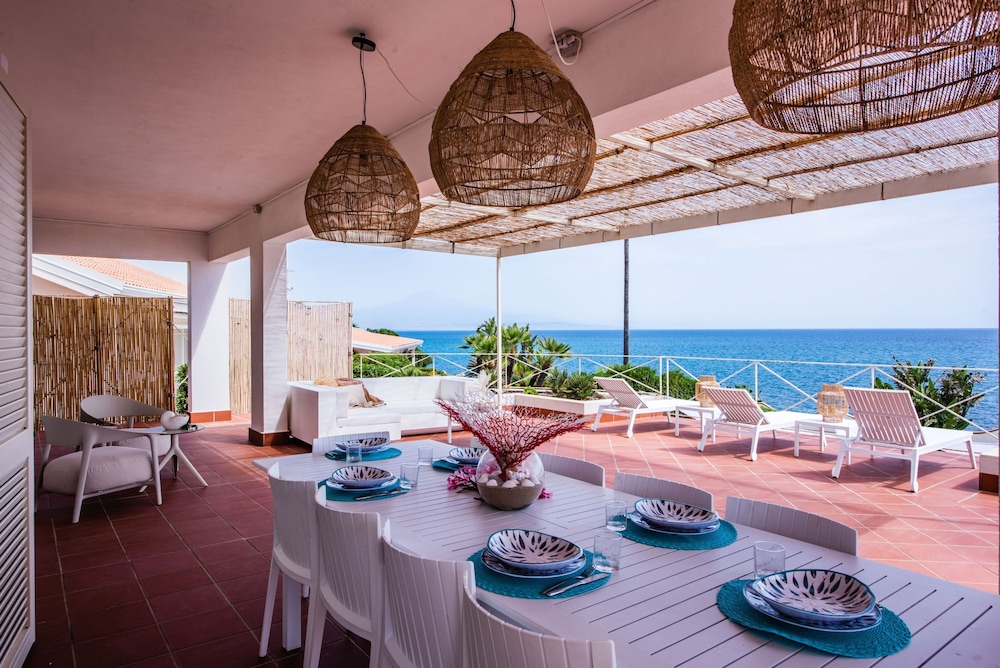 Villa Acqua Saracena by Wonderful Italy
