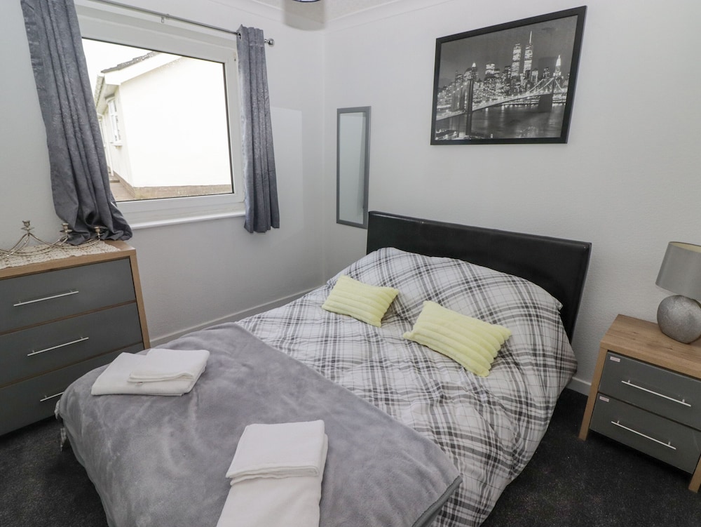 48 Gower Holiday Village