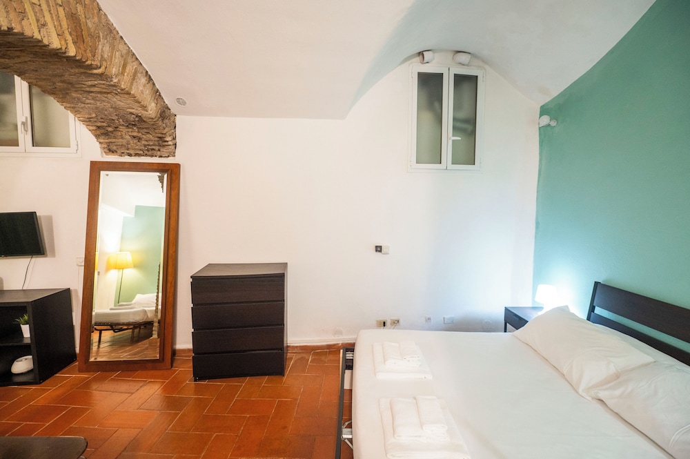 Campo De' Fiori Apartments