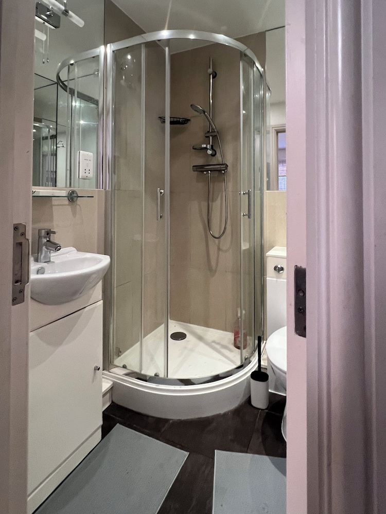 Charming 2bedroom flat in Shepherds Bush