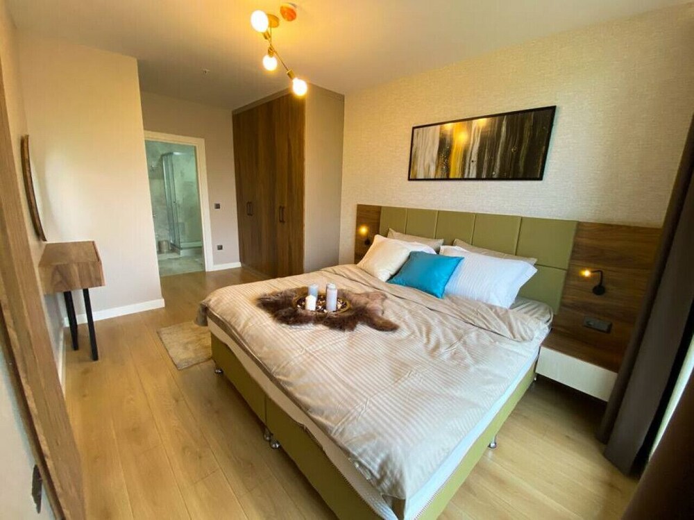 Exclusive 2 1 Apartment 2 Bathrooms - Core Living