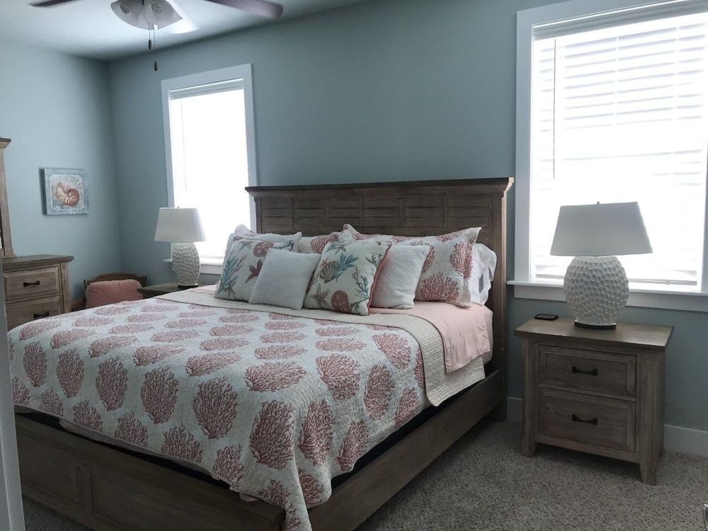The Big Easy 4 Bedroom Home by RedAwning view 2