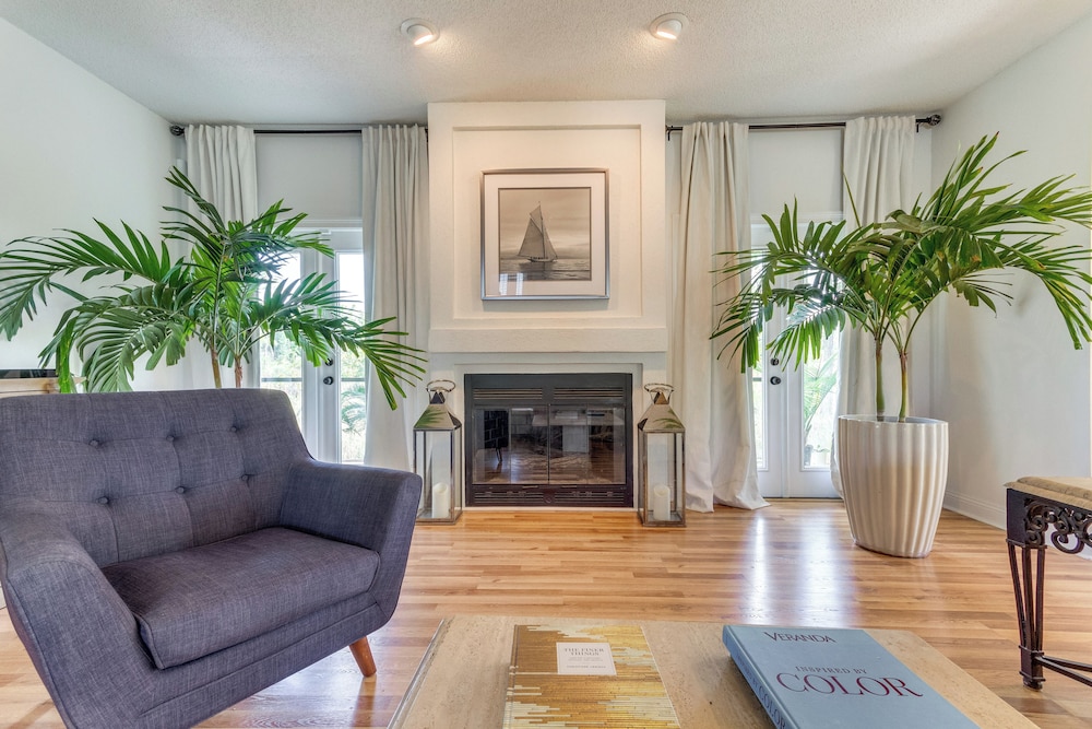 Luxe Gulf Breeze Home w/ Patios - 4 Mi to Beaches! view 5