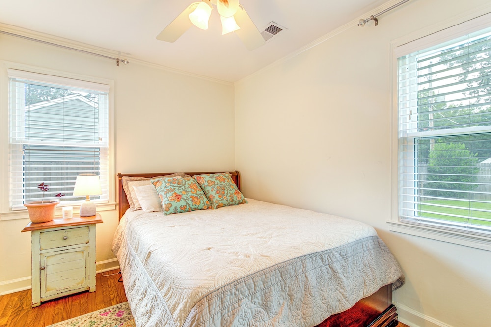 Updated Suburban Retreat: 8 Mi to Dtwn Memphis!