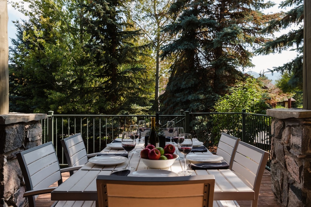 Conifer by Avantstay Secluded Cabin Amongst the Trees w Hot Tub
