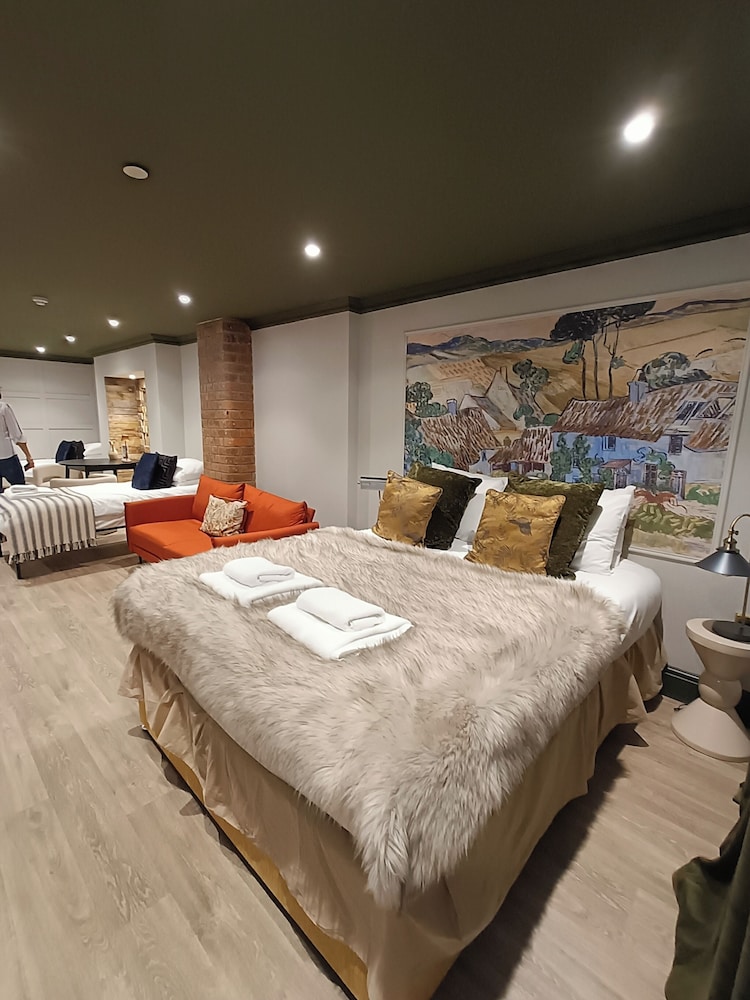 Rooms on The Prom