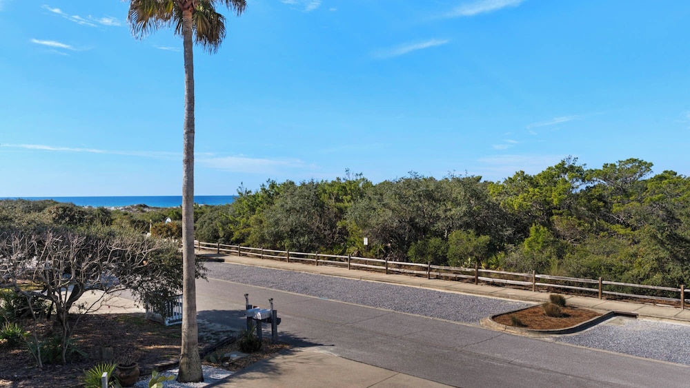 Palm Sounds: Gulf Views & Easy Beach Access!