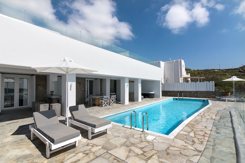 Amperian Mykonos Suites & Villas