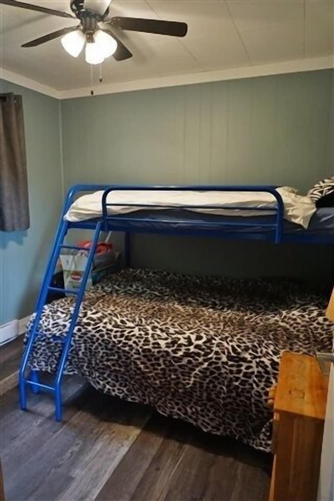 156 Eels Lake 2 Bedroom Cottage