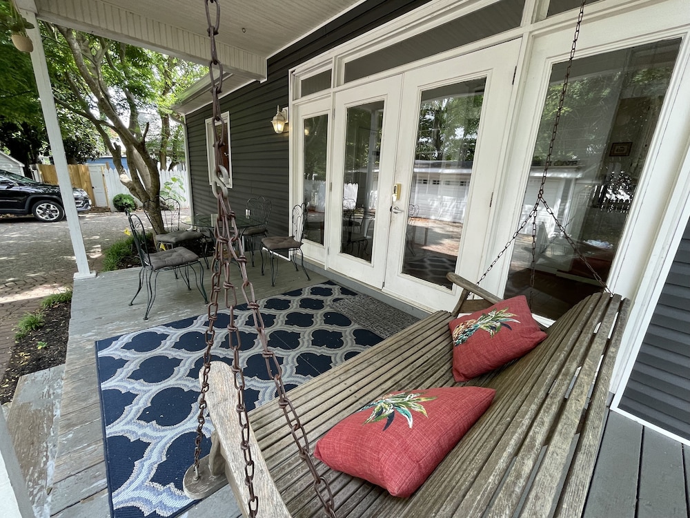 Carriage Lane Inn