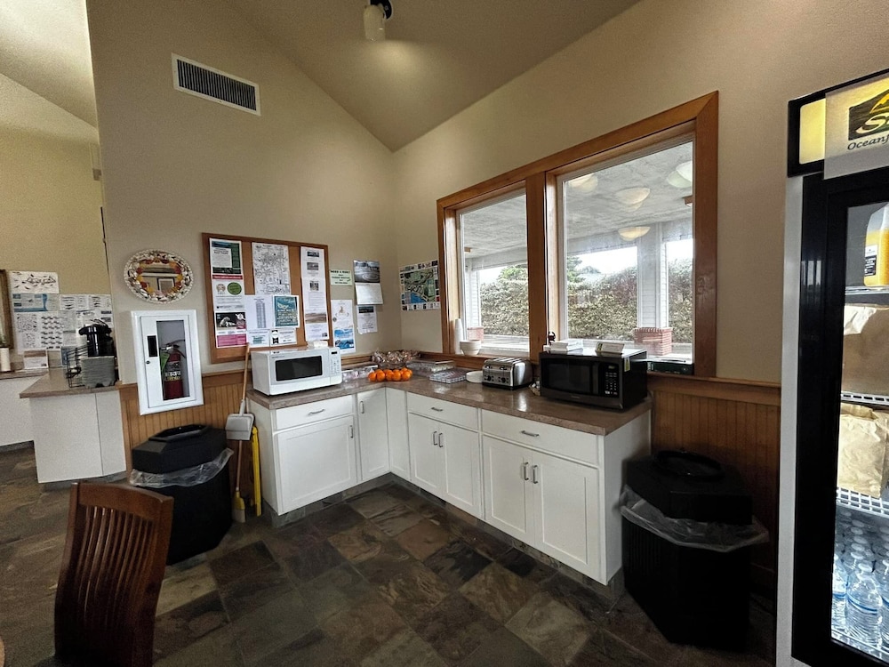 Sunset Oceanfront Lodging