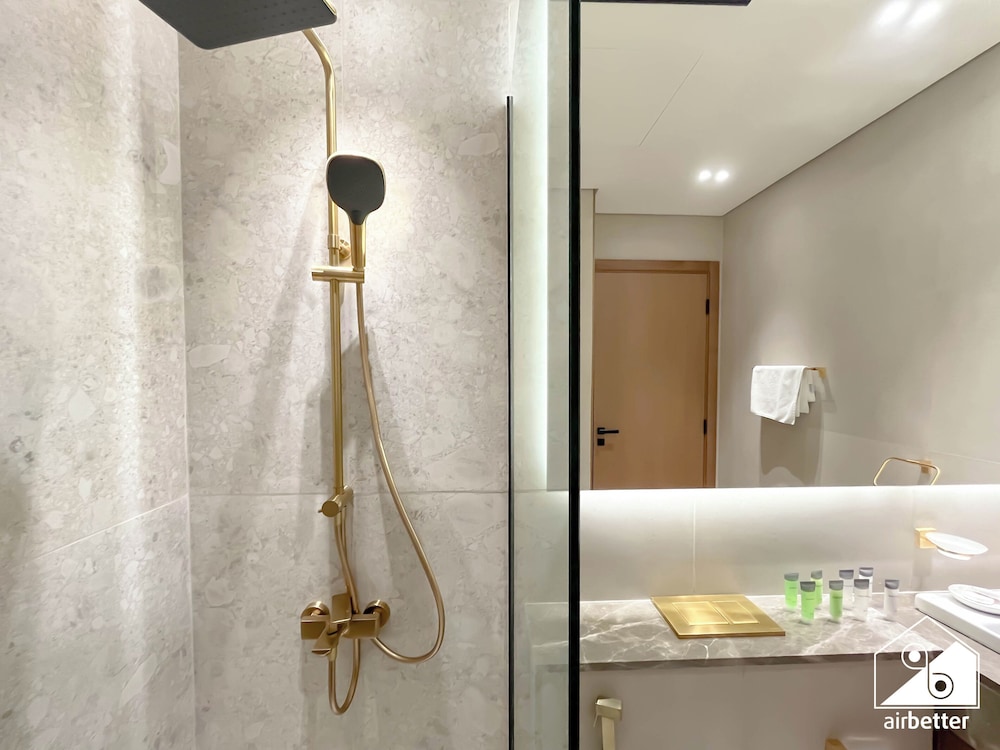 Luxury & Comfort 1B at Binghatti Amber & Balcony