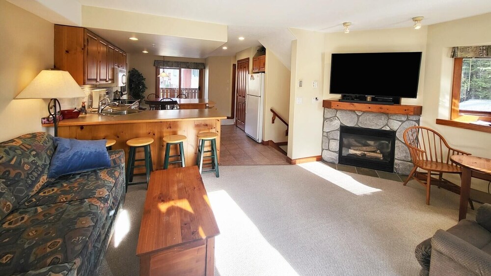 Sun Peaks Vacations - Timberline Village 46 4 Bedroom Home - Property Image 1