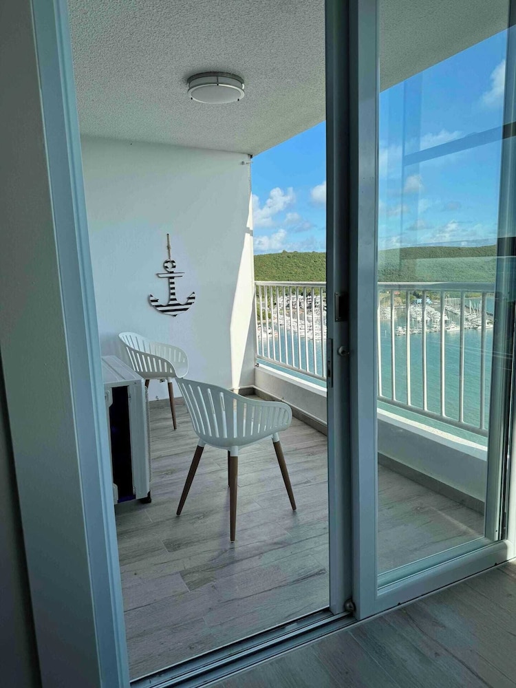 Oceanfront Paradise Marina Views Balcony