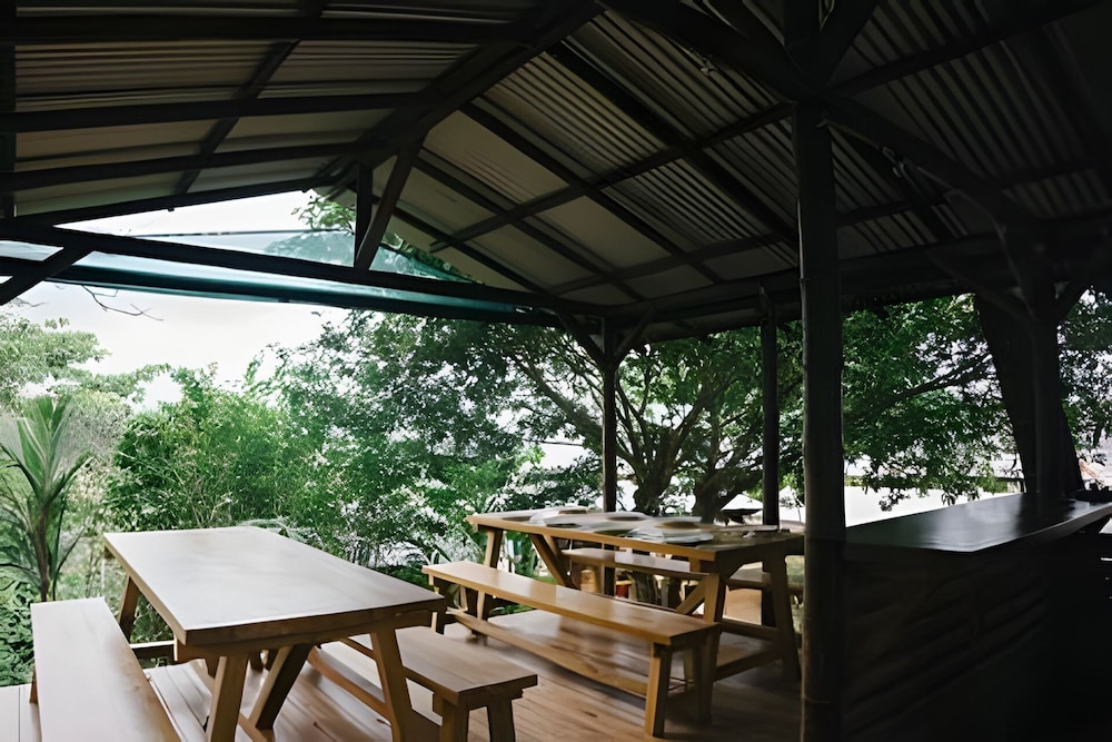 Balsa Nueva Lodge