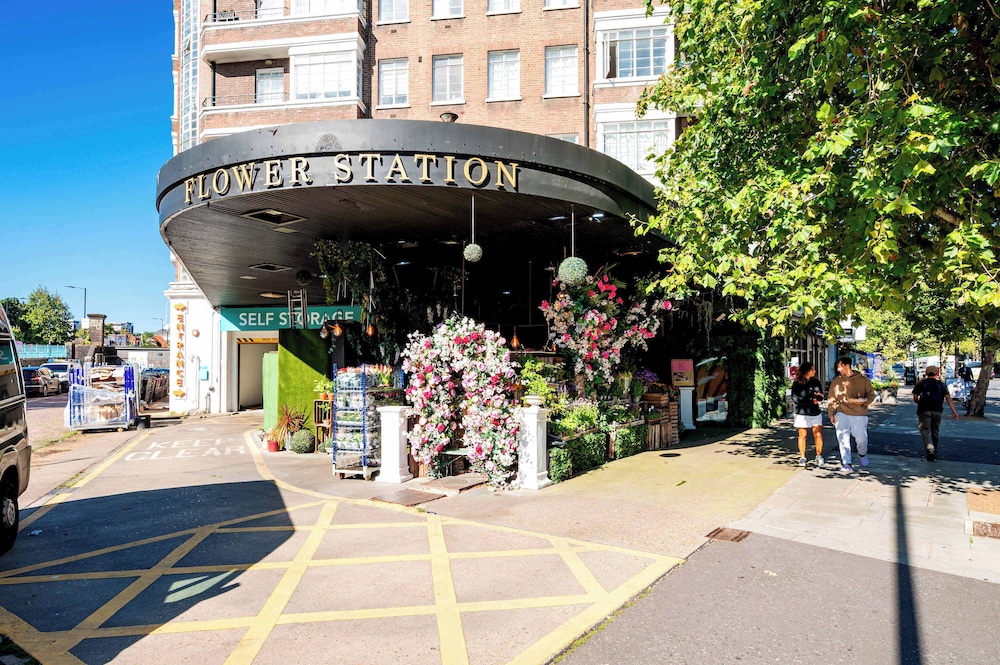 Lords Living -3 bed in Regents Park With Terrace