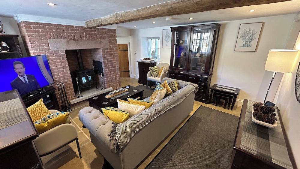 4 Bed Farmhouse Alton Tower Xmas Market Chatsworth