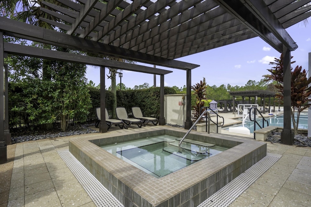 Enchanted Garden Resort 2 Miles from Disney 4 Bedroom Townhome 4 Townhouse