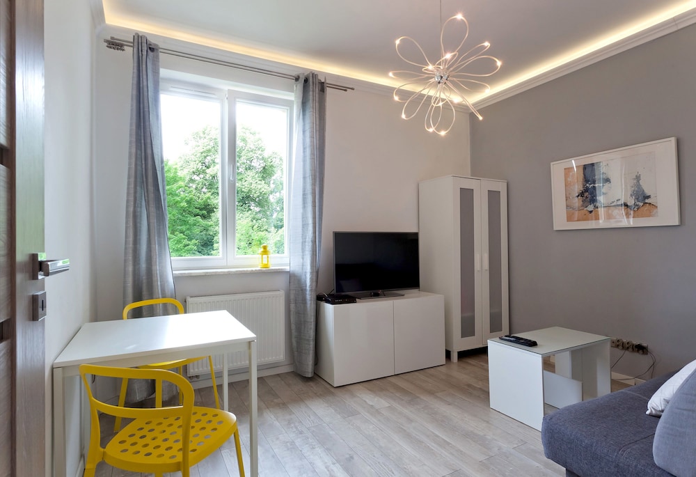 Apartments Happy Hours