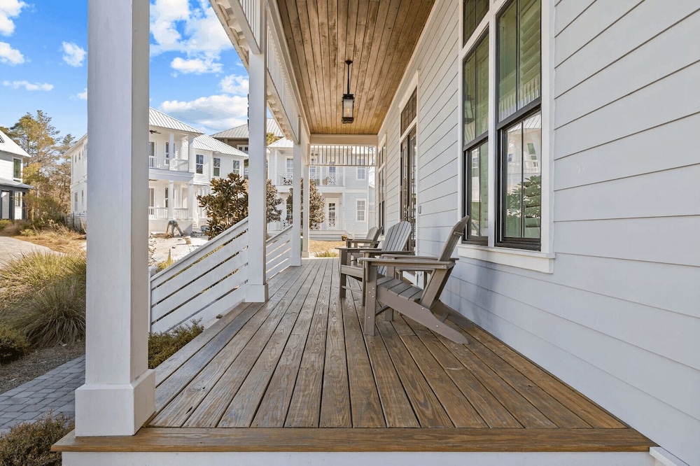 30A Aqua Vista by Avantstay Golf Cart Included, Pool Acess, Walk to Beach