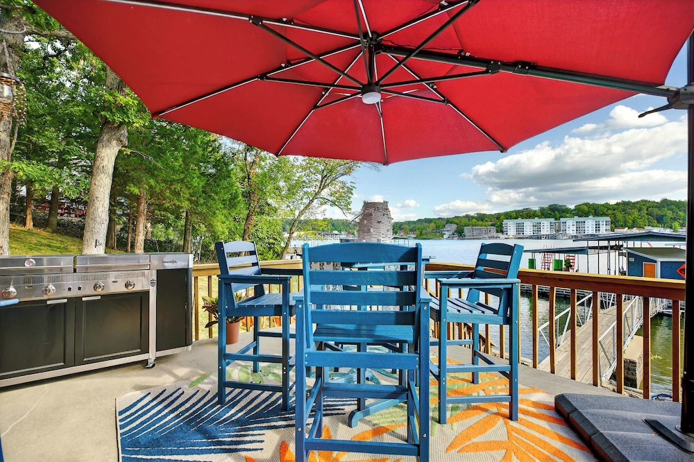 Lake Home Oasis - Sleeps 18