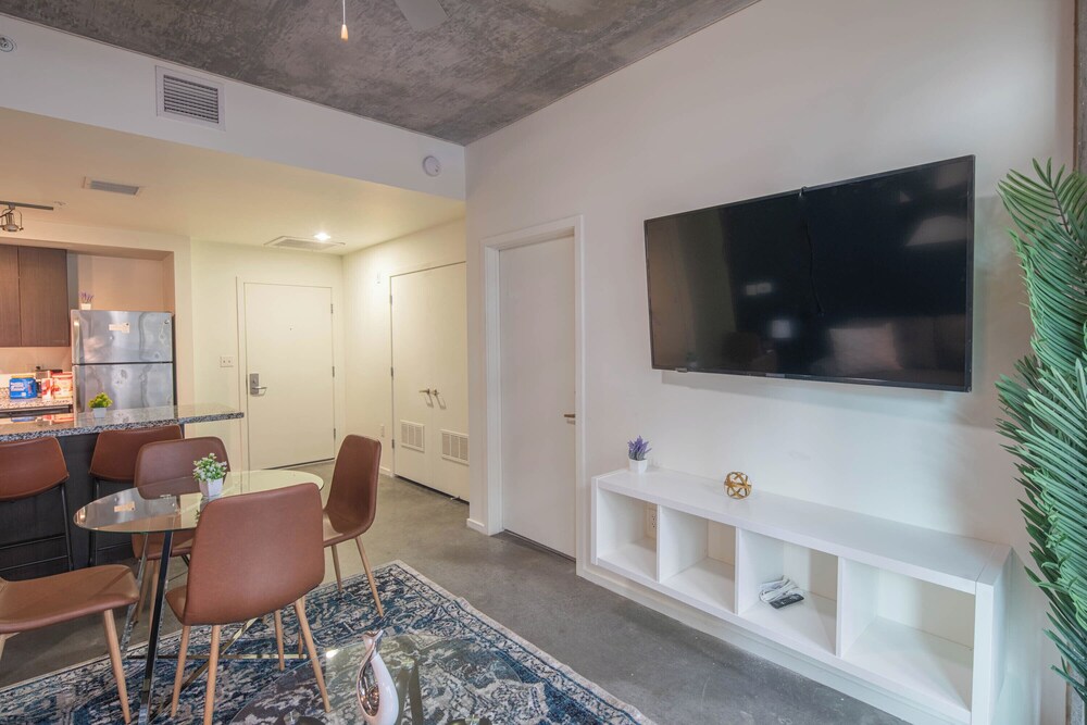 ROVE LIVING/KL - Roosevelt Point