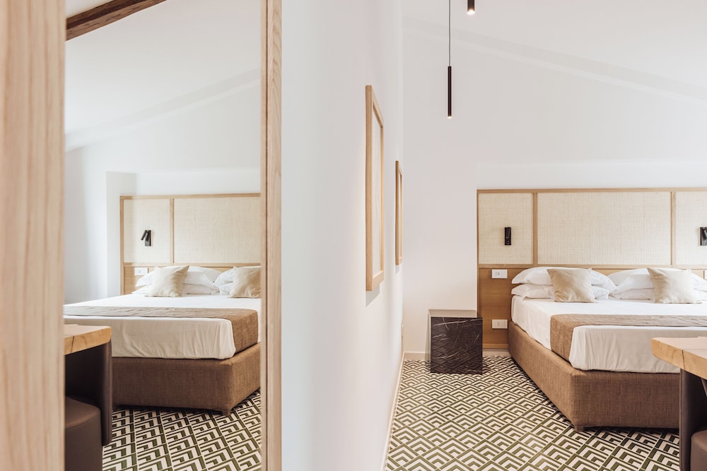 Elegant Suite With Balcony In Sorrento Center Near Oldtown