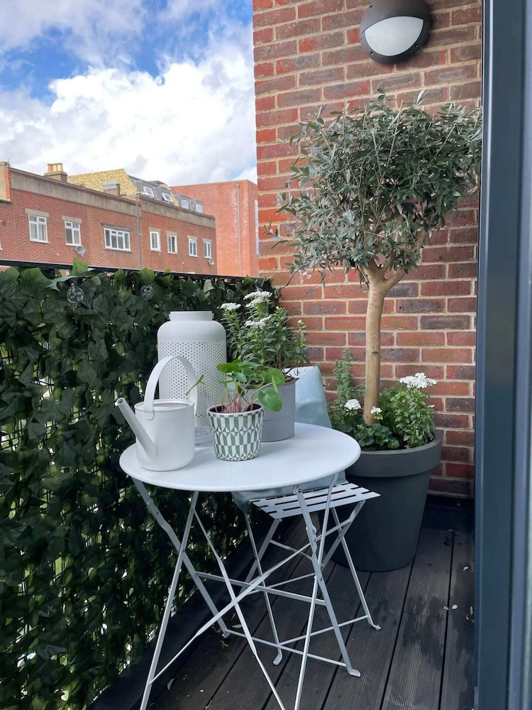 Chic 1 Bedroom Apartment Near Tooting Broadway
