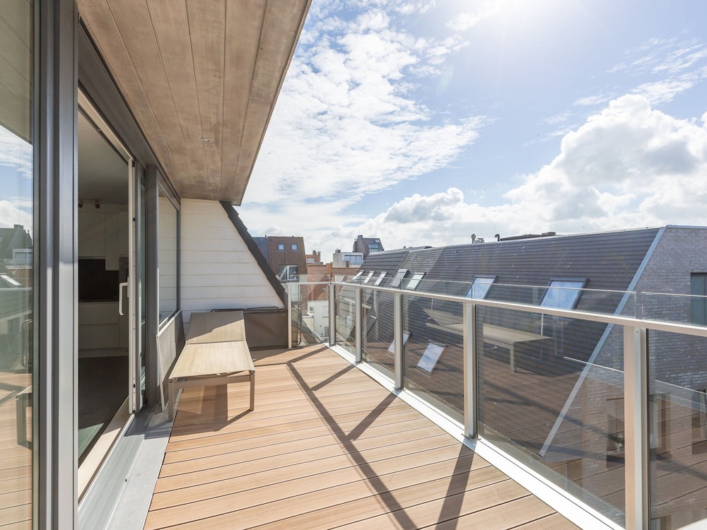Bright Apartment With Sunny Terrace