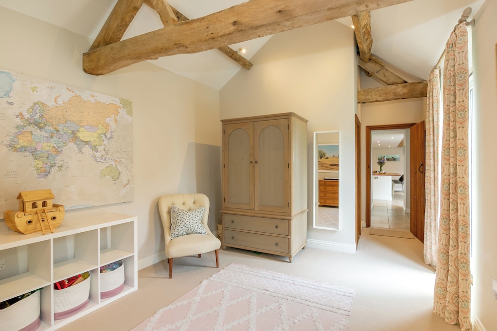 Stunning 4BD Family Home Near Banbury