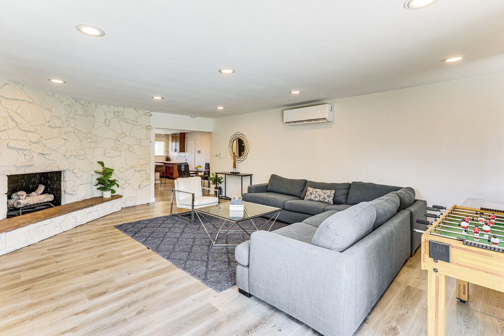 Modern Gem w/ Outdoor Oasis: 5 Mi to Lake Jennings