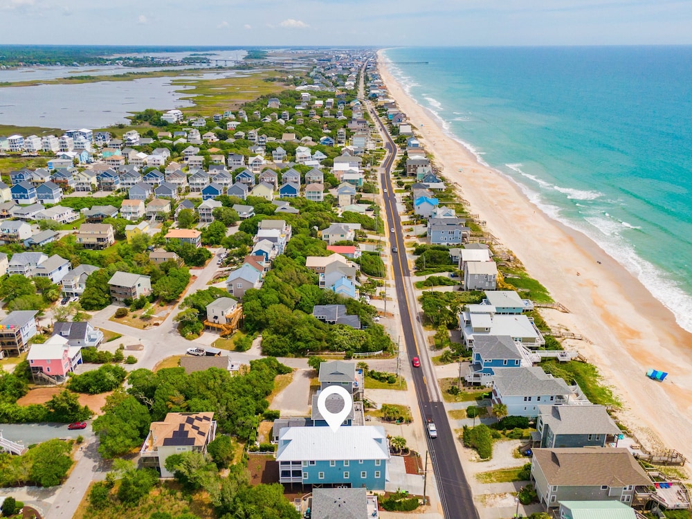 Anchors Aweigh by Topsail Realty