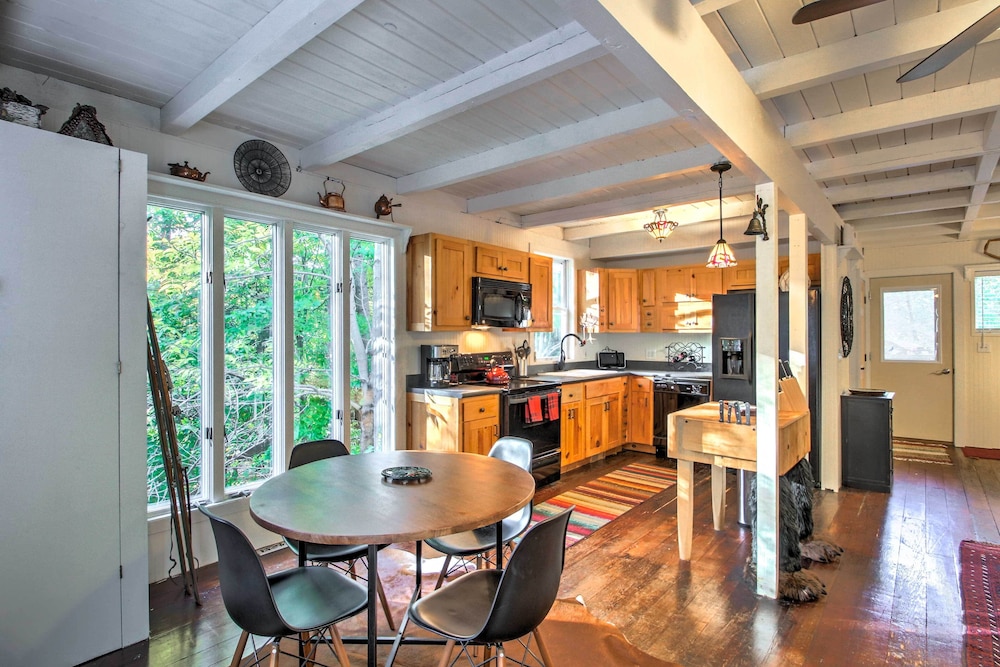 Gilford Cabin - 2 Mi to Gunstock Mountain Resort! view 4