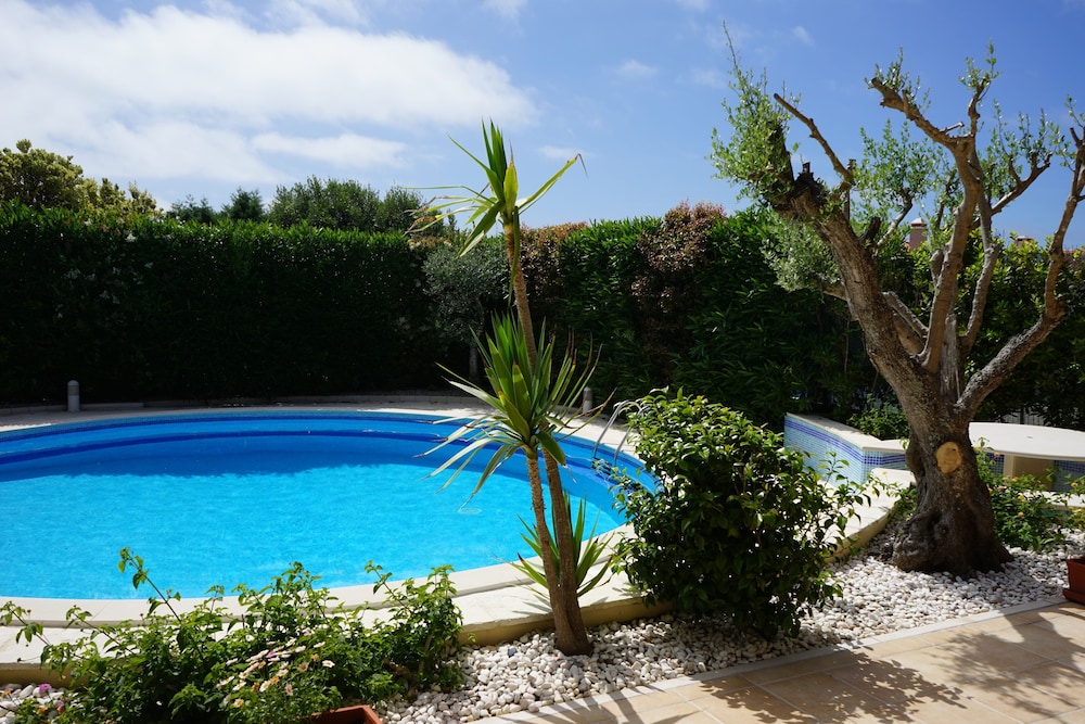Wallis Villa