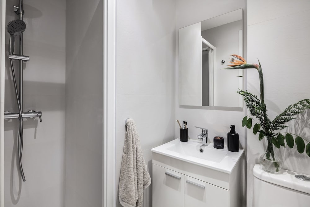 Logo - 2 Bedrooms in Salamanca
