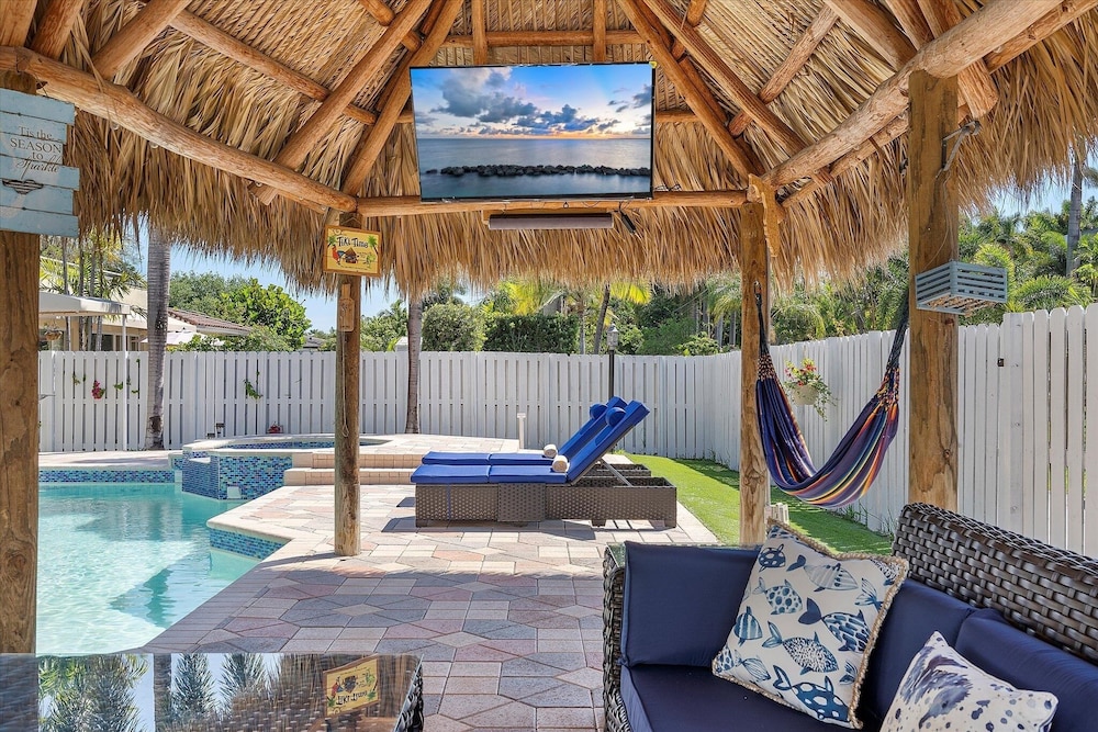 Blue Wave Retreat At Hollywood Beach 3 Bedroom Home