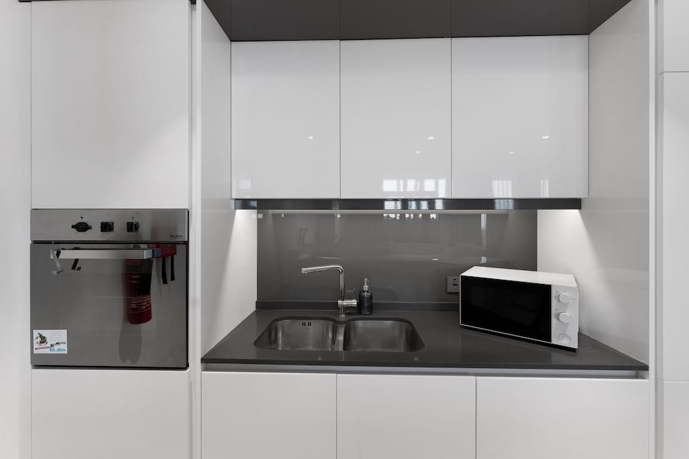 Bluewaters Island 1BR Sea & Ain View