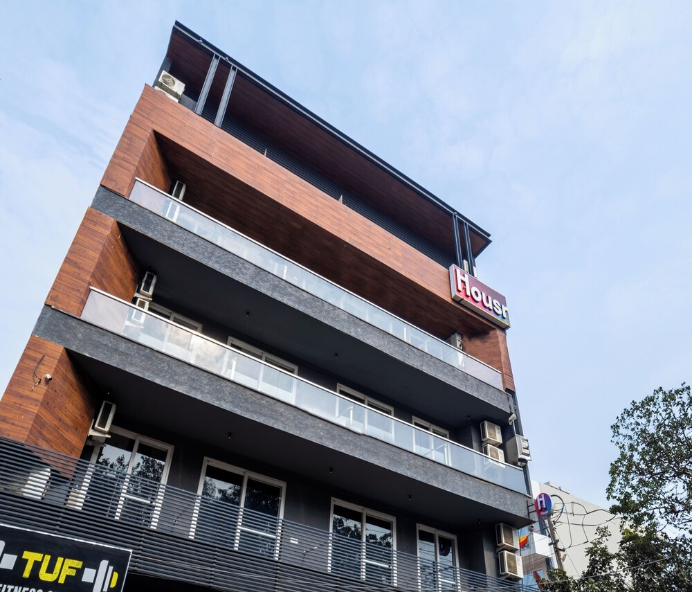 Housr 46 M2K Corp Near Park Hospital