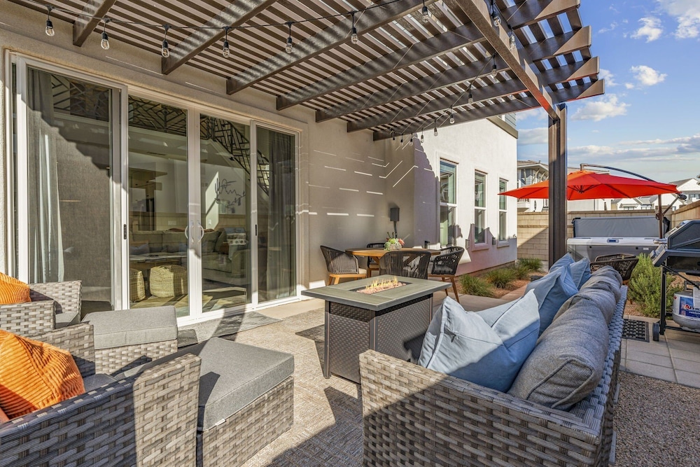 Southwest Getaway 6 Bedroom Home