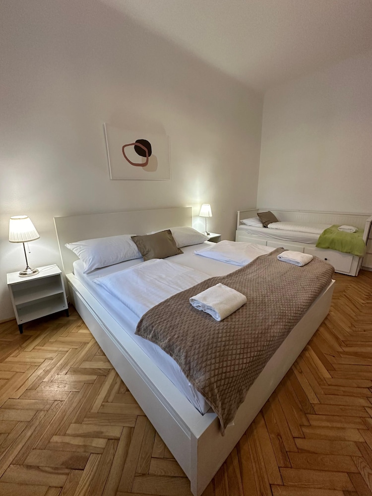 Comfy Apt Long Stay 5P Margareten