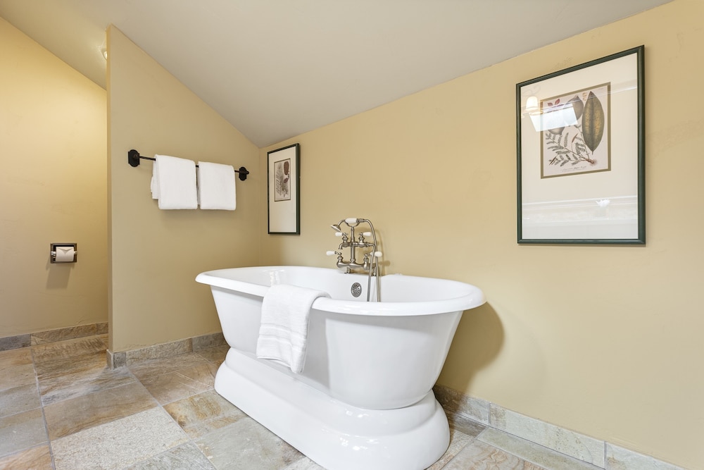 Upper Telemark Drive Home at Deer Valley Resort - 7 Bedroom Home with Hot Tub #2960 7 Home