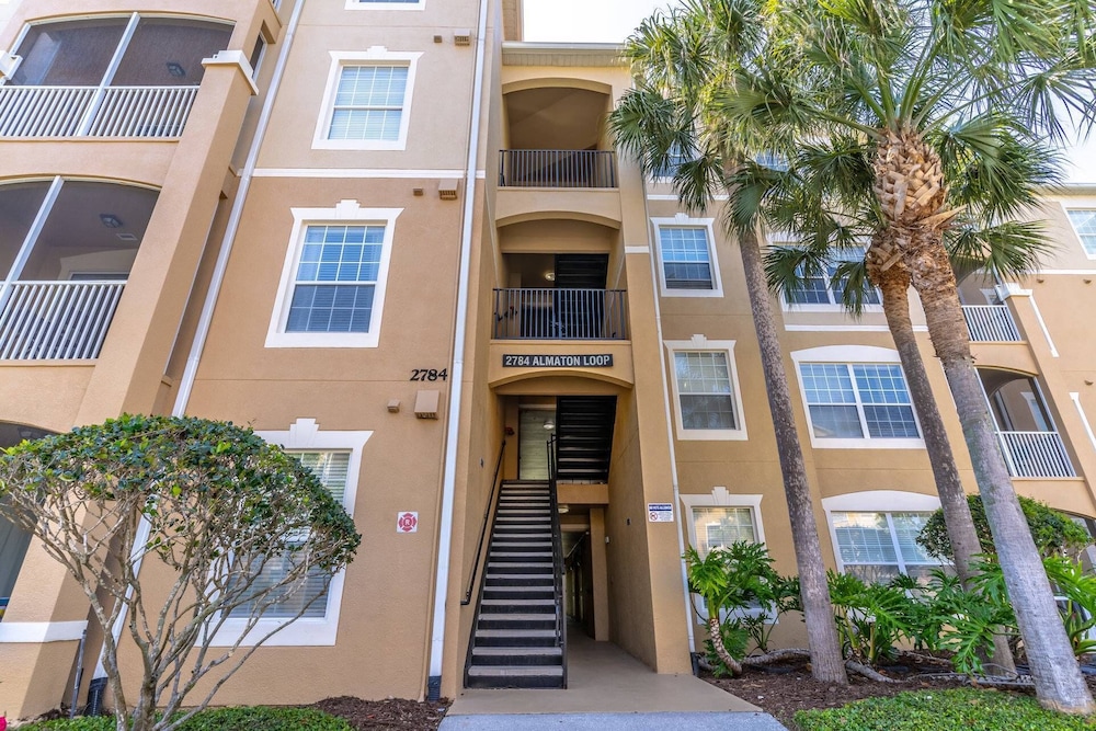 7669 Windsor Hills