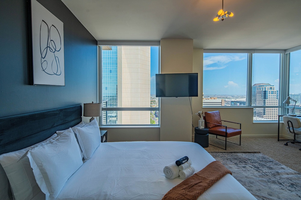 ROVE LIVING/KL - 44 Monroe