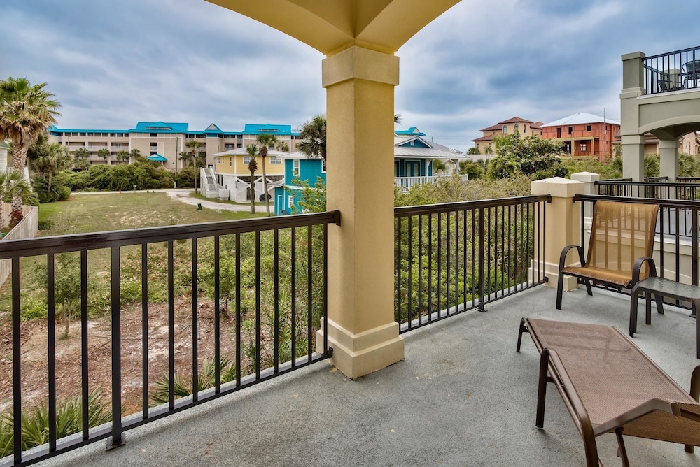 MIRAMAR BEACH VILLAS 103 4 Bedroom Holiday Home by Five Star Properties