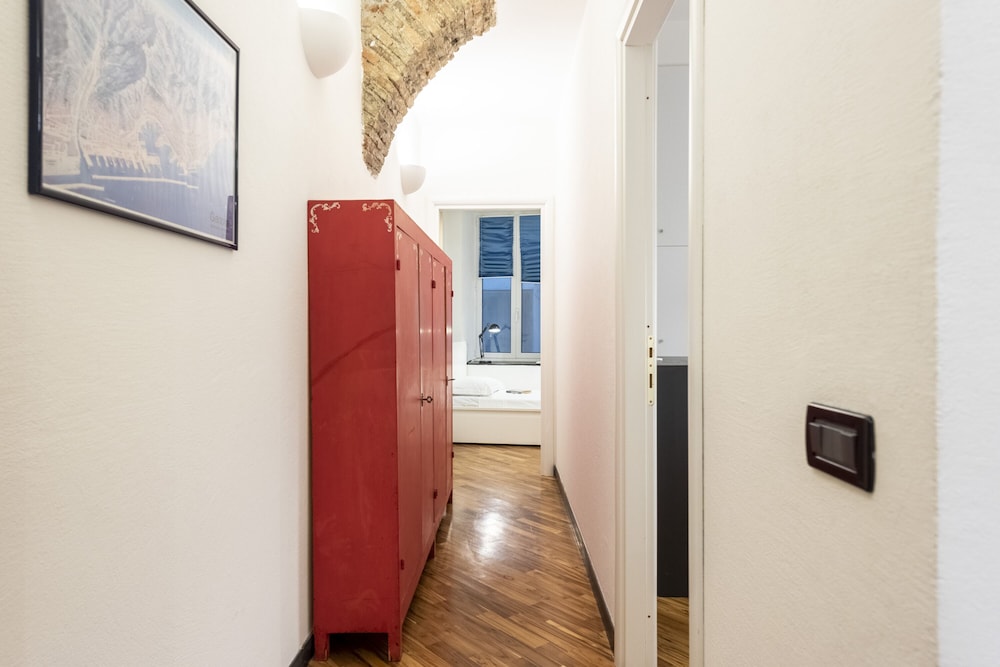 Charming Flat Next to Genoa's Aquarium