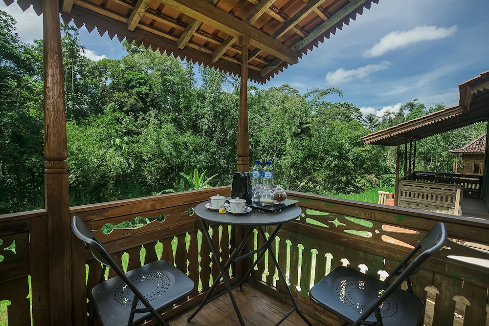 Tepi Sawah Lodge